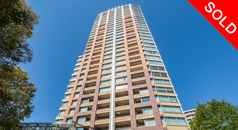 青山パークタワー